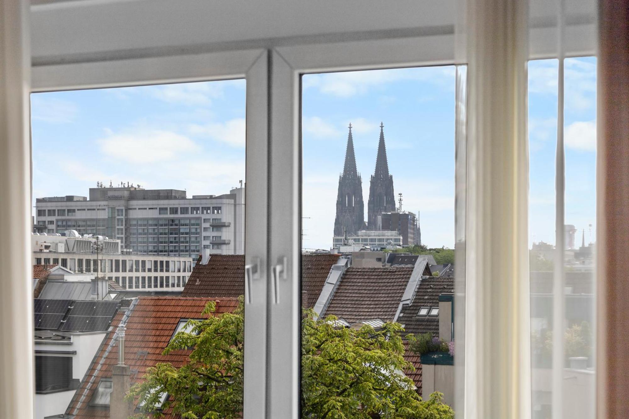 Domloge Lofts & Keulen