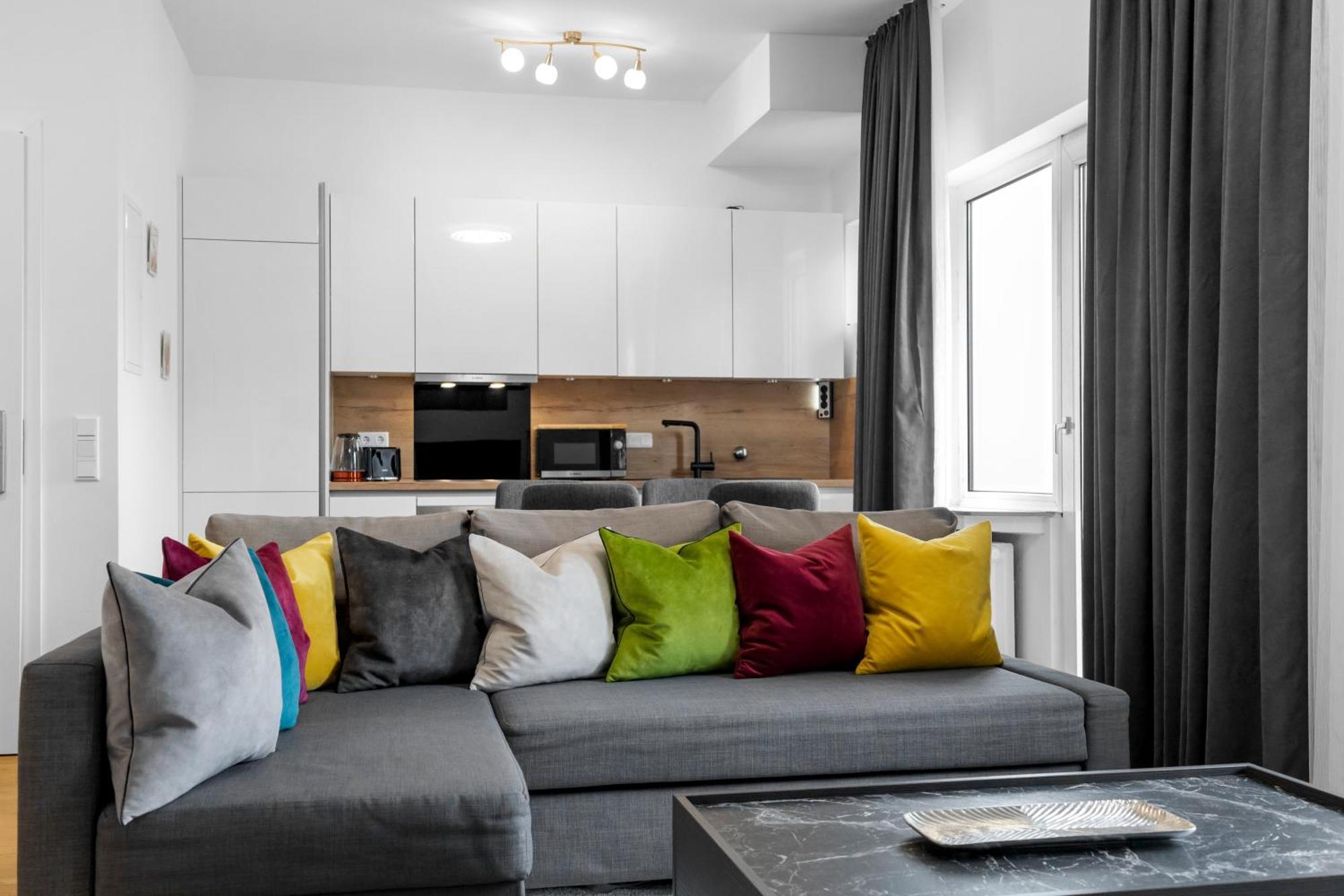 Domloge Lofts & Keulen